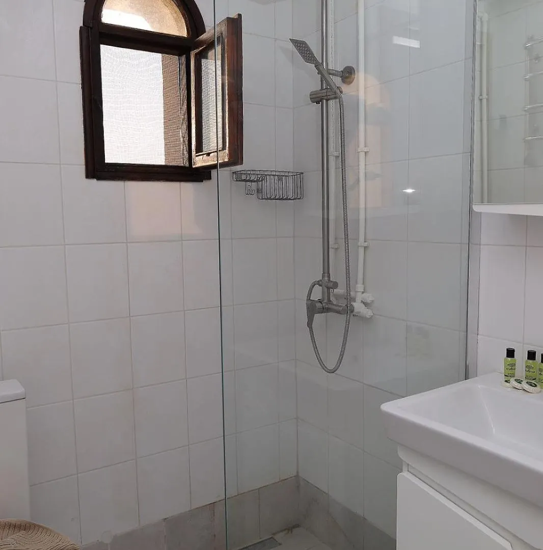 Molon Lave Hotel Nea Roda