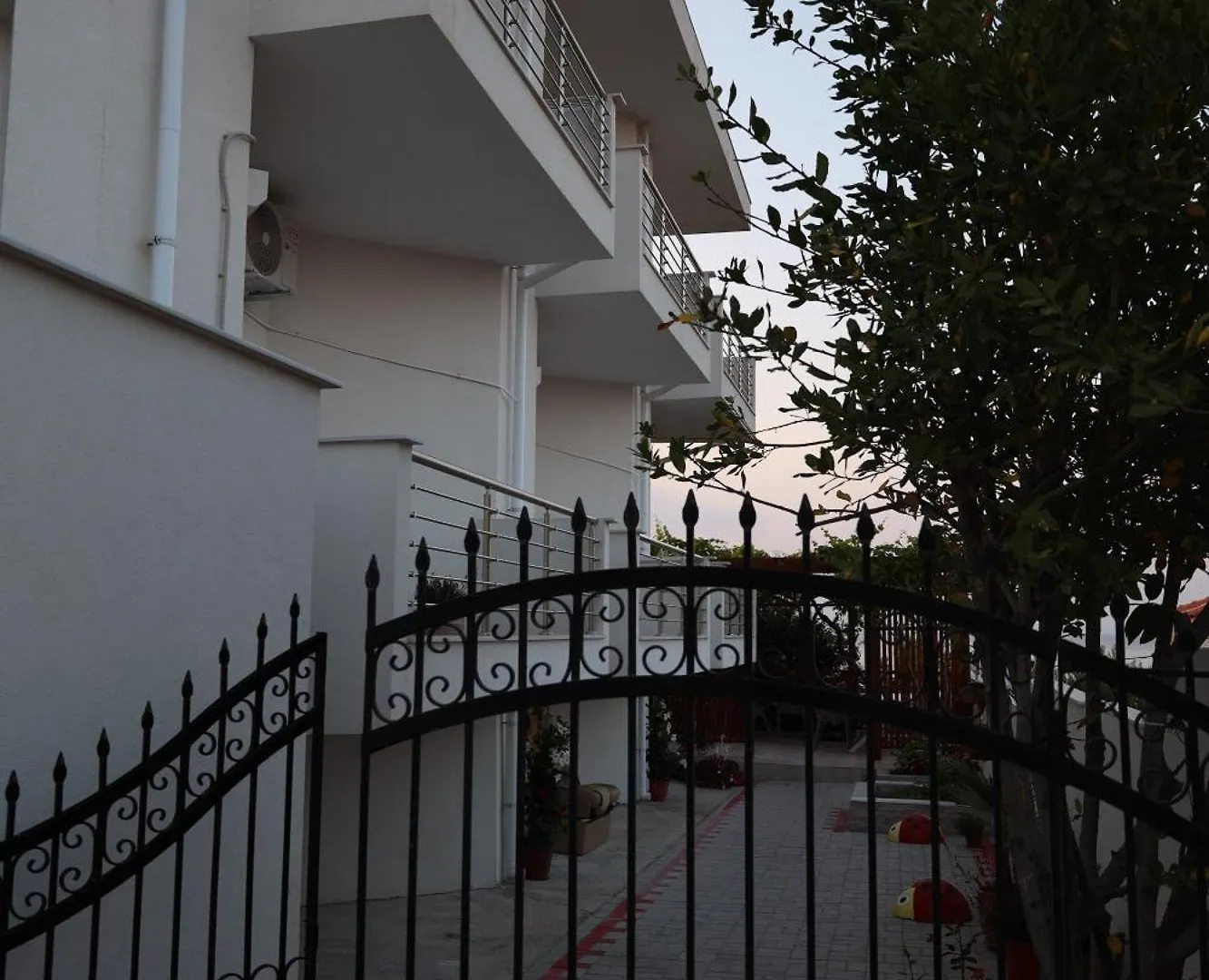 Hotel Molon Lave Nea Roda